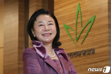 김정문알로에 회장, 교사→주부→대리점주→회장…무서운 게 없었다 엄마라서