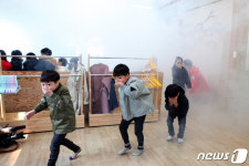 어린이들의 재난 대피 훈련