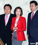 정용기·정양석과 나란히 걷는 나경원 원내대표