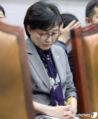 고개떨군 조현옥 청와대 인사수석
