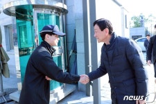 진영 행정안전부 장관, 정부세종청사 첫 출근