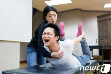 소설 추남, 미녀 연극으로…예술의 전당 세계 초연