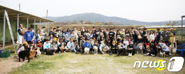 [펫톡톡] 공승연-윤박-김민재, 유기견과 따뜻한 봄소풍