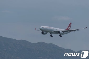 홍콩 가려던 케세이드래곤 여객기, 이륙 직후 '비상착륙'