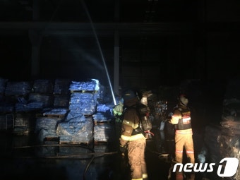 인천 서구 경서동 공장 화재…소방관 1명 부상