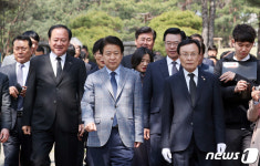 민주당, 임시정부수립 100주년 김구선생 묘역 참배