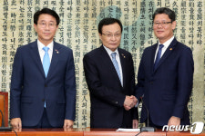 이해찬 대표 예방한 김연철 통일부 장관