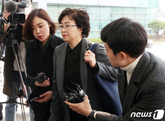 김은경 전 장관 '묵묵부답'