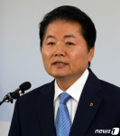 브리핑하는 김병원 농협중앙회 회장