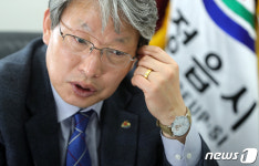 [뉴스1전북 자치대담]③유진섭 정읍시장 정읍 발전은 탈(脫)내장산에서