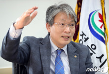 [뉴스1전북 자치대담]③유진섭 정읍시장 정읍 발전은 탈(脫)내장산에서