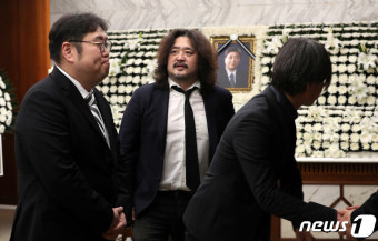 김홍일 전 의원 빈소 찾은 김어준·김용민·주진우