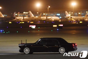 베이징 공항 출발하는 푸틴 차량