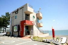 울산 문화쉼터 몽돌, 5월 한달간 백라 아름다운 동행 회원전