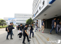집중 단체교섭 위해 이동하는 한국GM 노조