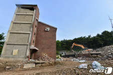 재개발을 앞둔 포항지진 피해 대동빌라