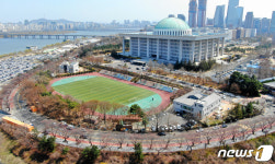 국회, 숲해설 참관프로그램 운영…국회 경내 수목 생태 관람
