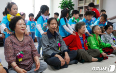 고사리 손으로 안마