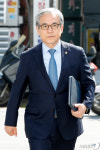 김효준 BMW 코리아 회장, 경찰 출석