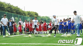안양천변 체육시설 완공 기념 시축해요
