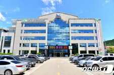 고창군청 현관에 중증 장애인 운영 카페 문연다