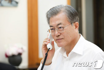 문재인 대통령, 모하메드 UAE 왕세자와 통화