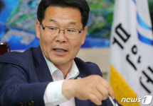 [뉴스1전북 자치대담]⑤권익현 부안군수 "부창대교 건설 관광자원 활용"