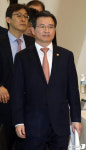 핀테크기업 투자데이 행사 참석하는 김용범 부위원장
