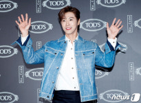 유노윤호, 열정적인 인사