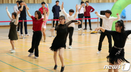 흥 넘치는 제1회 전주시장배 라인댄스 페스티벌
