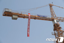 타워크레인 파업 이틀째…충북 60여대 운행 멈춰