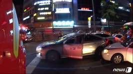 종로3가역 교차로서 음주운전 4중 추돌…3명 부상