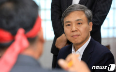 이서면민들의 비행소음피해 호소 듣는 김승수 전주시장