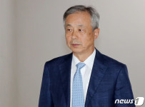 이현동 전 국세청장 항소심 공판 출석
