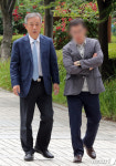 법정으로 발걸음 옮기는 이현동 전 국세청장