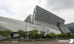 상장폐지 결과 발표 앞두고 적막 흐르는 코오롱