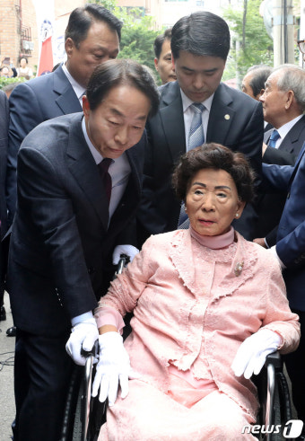 '故 김영삼 전 대통령을 떠올리며'