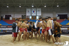 우승 거둔 용인대학교 씨름부 선수들