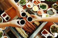 여름 보양식, 고창풍천장어…해수부 이달의 수산물