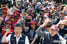 경찰청 앞에 모인 구노량진수산시장 상인들