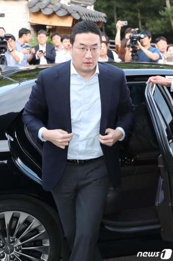 만찬 회동장 도착한 구광모 회장