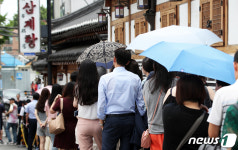 문전성시 이루는 삼계탕집