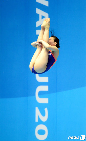 김수지의 다이빙 연기