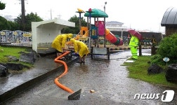 운동장 잠기고 배전반 고장도…태풍에 제주 학교도 피해