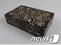 이원찬 필 호도·나전칠국화모란넝쿨무늬상자, 부산시 유형문화재 지정