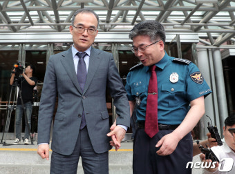손잡는 문무일·민갑룡