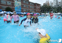 장마 무더위를 날리다