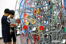 직접 체험하는 롤링볼 뮤지엄