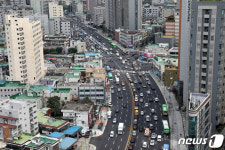 구로고가 철거 후 보도 확장 개통된 디지털단지 오거리