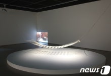'홍대의 개성' 담긴 미술 전시장…아라리오갤러리 라이즈호텔